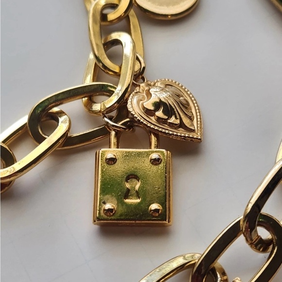 ESCADA Women’s Gold Tone Chain Link Charm Belt Made in Spain VINTAGE RARE FIND!! - Picture 14 of 15
